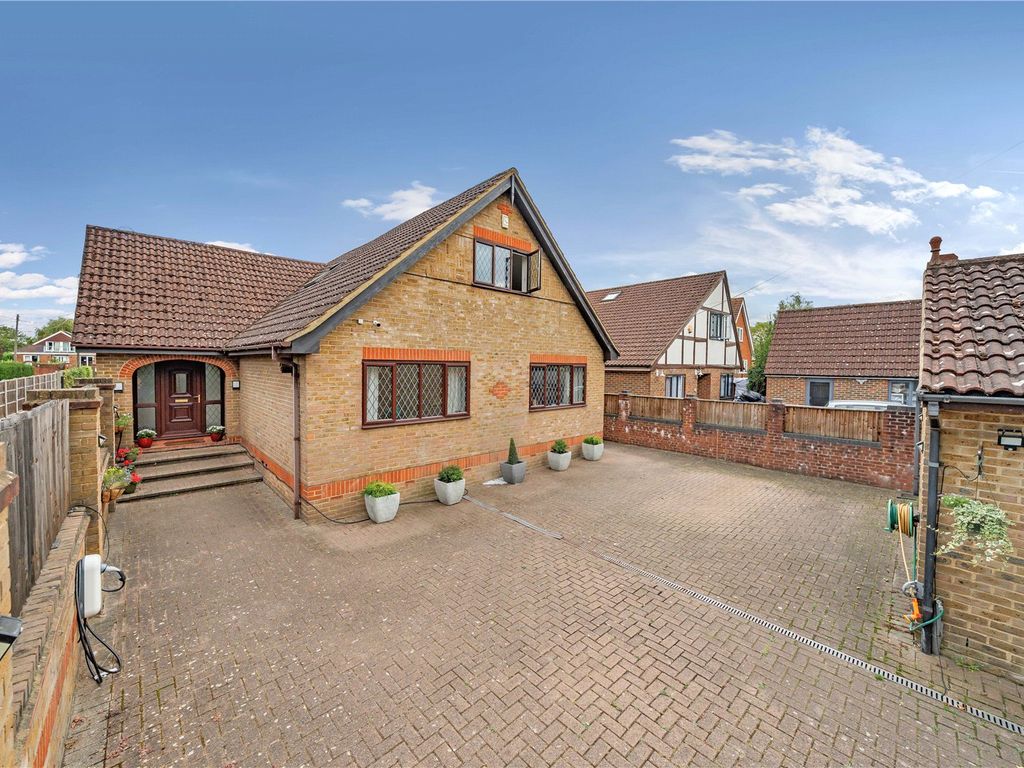 5 bed detached house for sale in Chertsey Lane, StainesUponThames