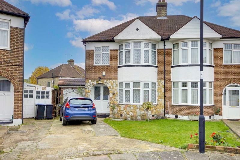 3 bed semidetached house for sale in Norfolk Road, Enfield EN3, £