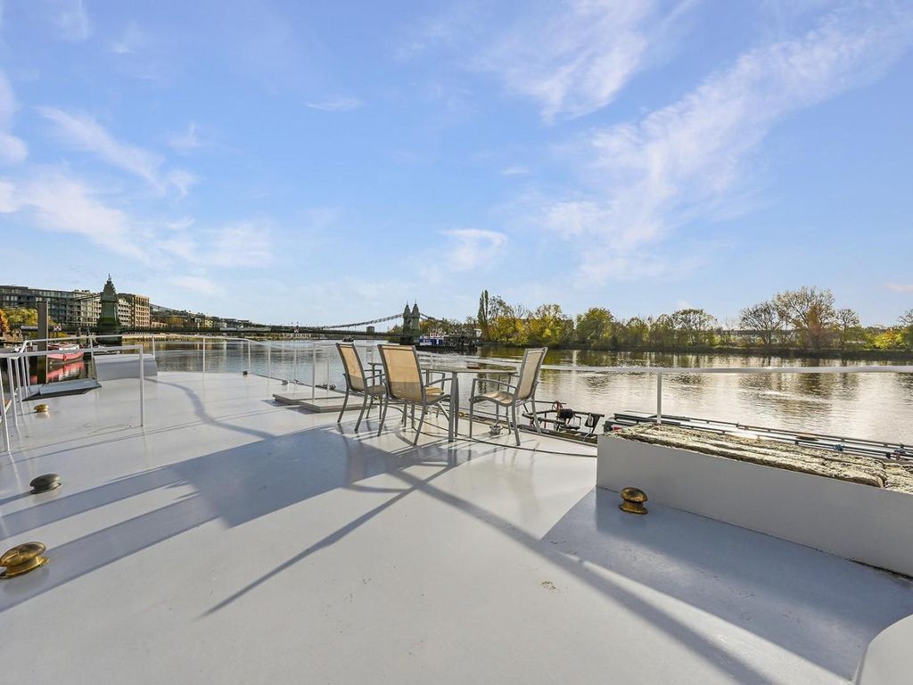 Hope Pier Hammersmith W6  