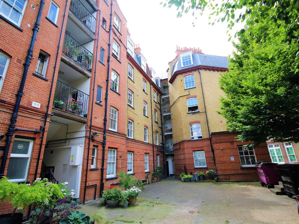 1 bed flat to rent in Mendip House, Welwyn Street, Bethnal Green E2, £1,650 pcm Zoopla