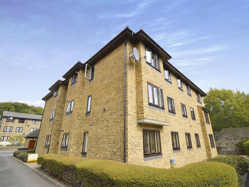 2 bed flat for sale in Folkestone Road, Dover CT17 Zoopla