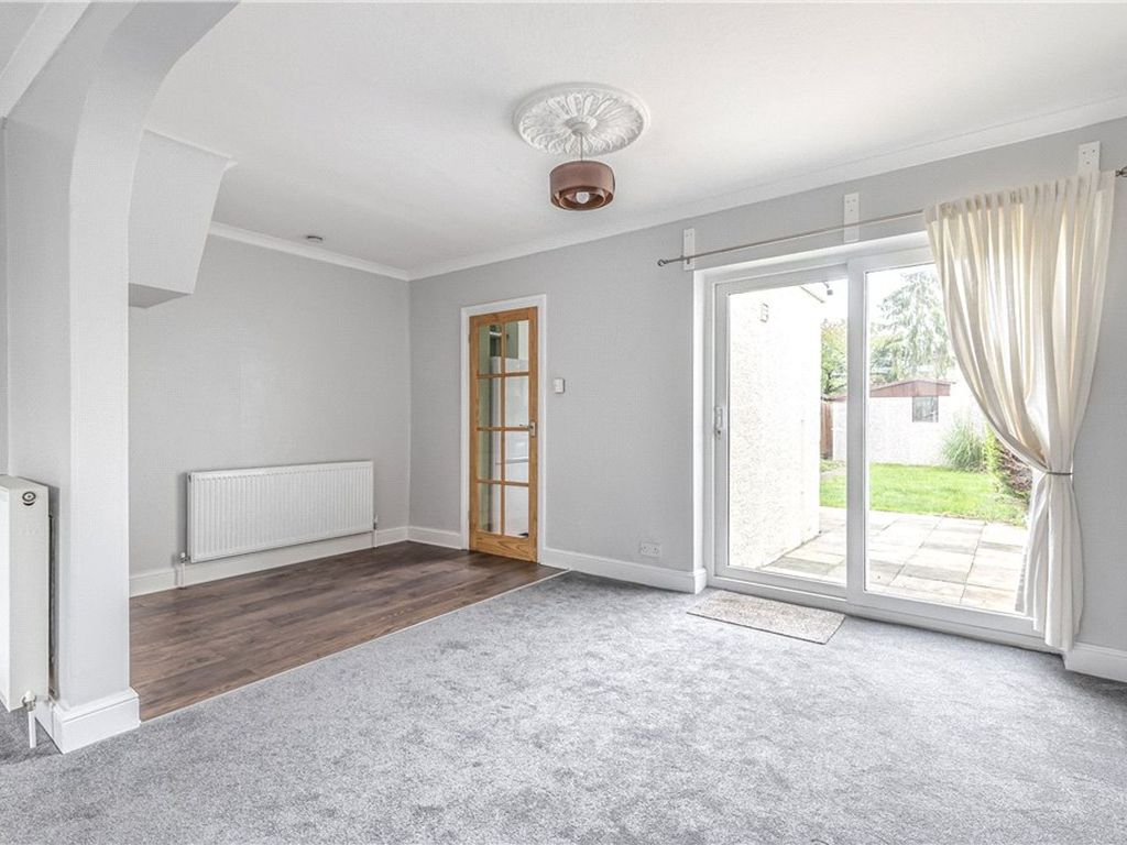 2 bed property to rent in Hatherleigh Road, Ruislip HA4, £2,000 pcm