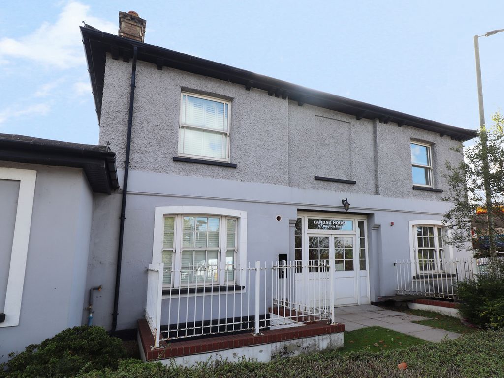 2 bed flat for sale in Croydon Road, Keston BR2, £325,000 Zoopla