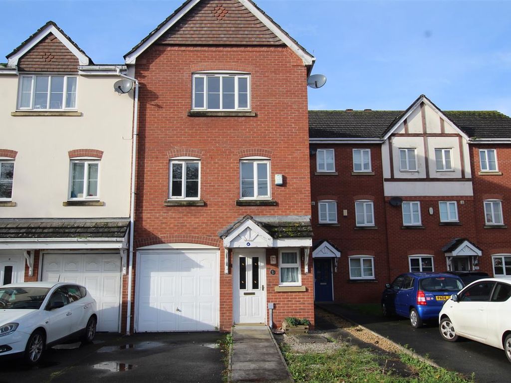 3 bed town house to rent in Shop Lane, Higher Walton, Preston PR5, £895