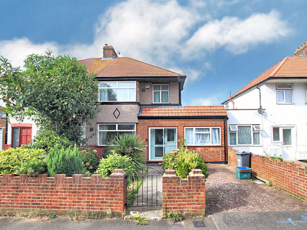 5 bed semidetached house for sale in Laurel Gardens, Hounslow TW4, £
