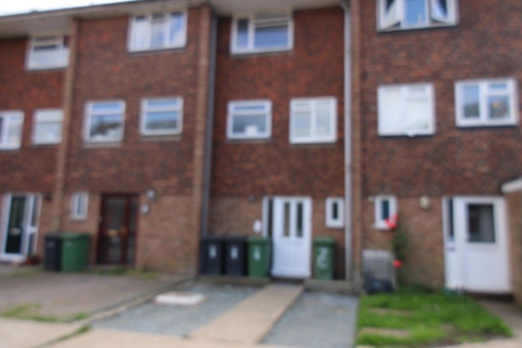 3 bed terraced house to rent in Arundel Court, Edwin Road, Hastings