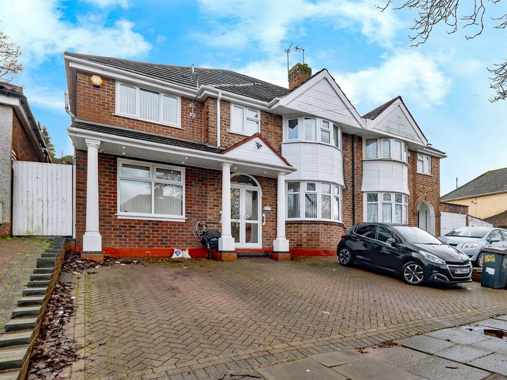 5 bed semidetached house for sale in Cherry Orchard Road, Birmingham