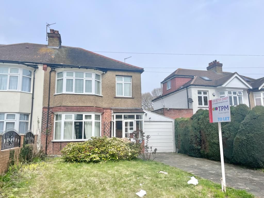 3 bed semidetached house to rent in Poplar Avenue, Southall UB2, £