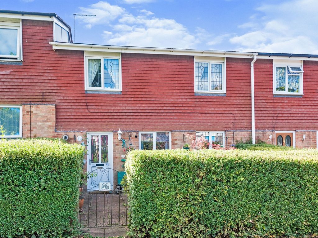 3 bed terraced house for sale in Rubens Close, Black Dam, Basingstoke
