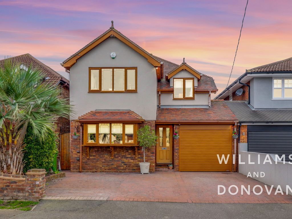 The Avenue Canvey Is SS8  