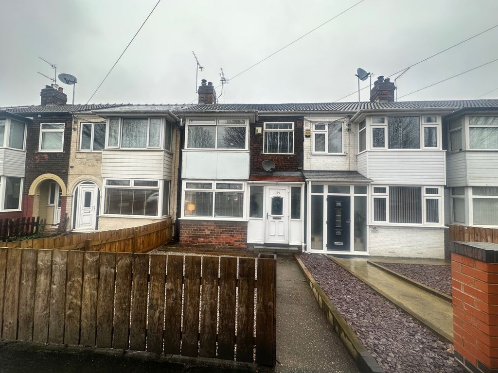 3 bed terraced house for sale in Chamberlain Road, Hull, Yorkshire HU8