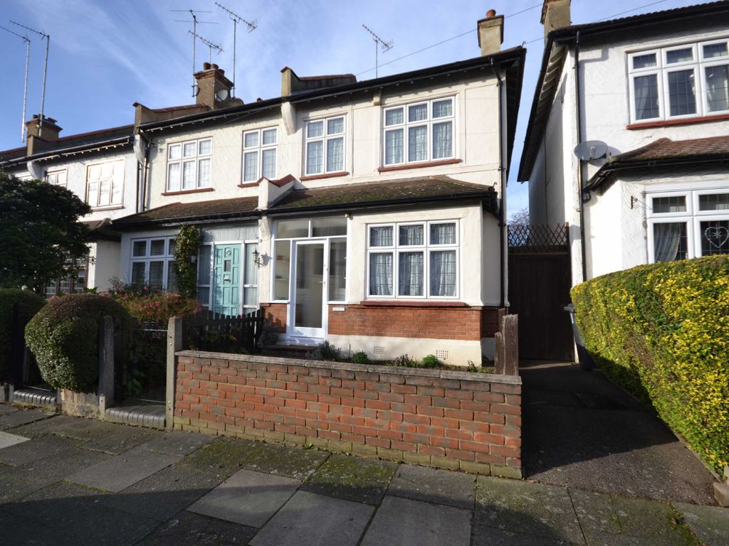 2 bed detached house for sale in Falkland Avenue, New Southgate, London