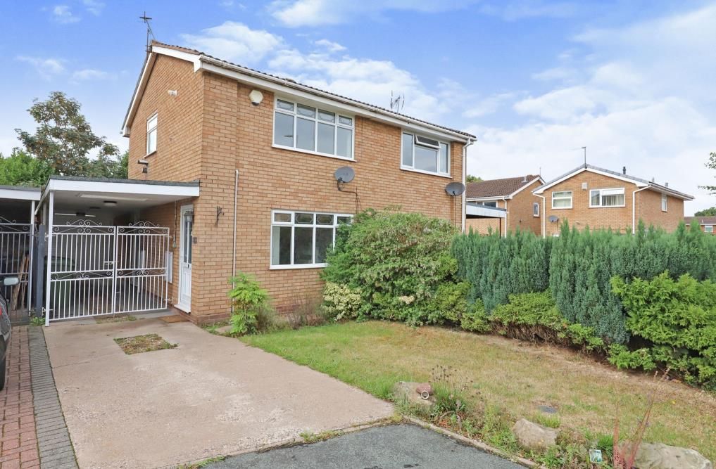 2 bed semidetached house to rent in Willerby Fold, Wolverhampton WV10