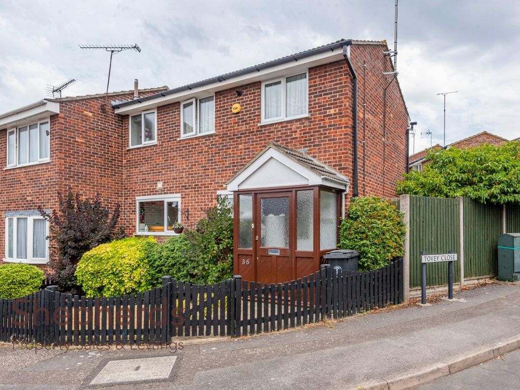 3 bed end terrace house for sale in Barnard Acres, Nazeing, Waltham