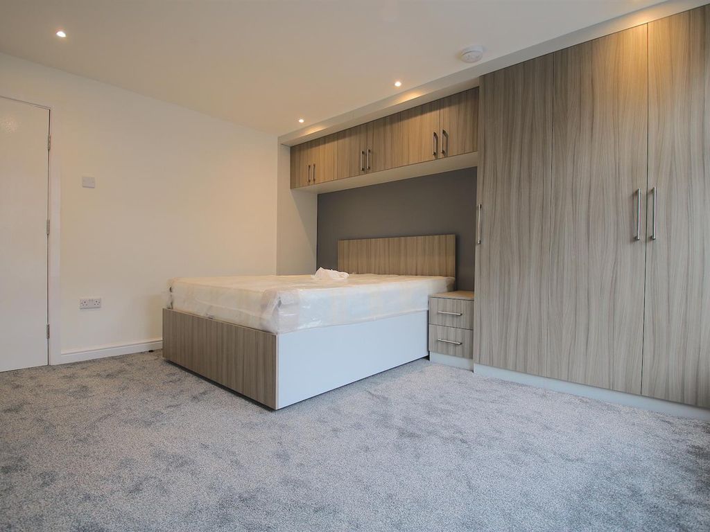 Studio to rent in Staplehurst Road, London SE13, £1,250 pcm Zoopla