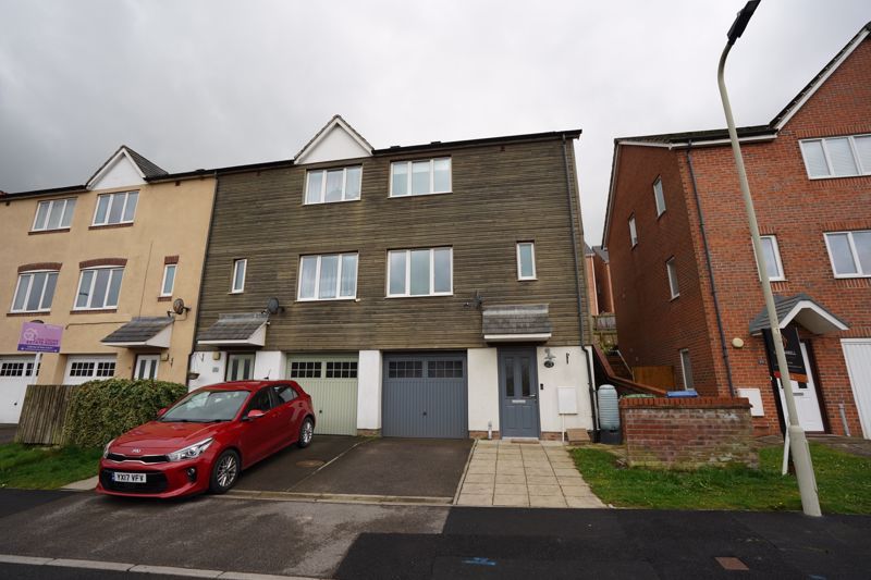 3 bed end terrace house for sale in Blueberry Way, Scarborough YO12