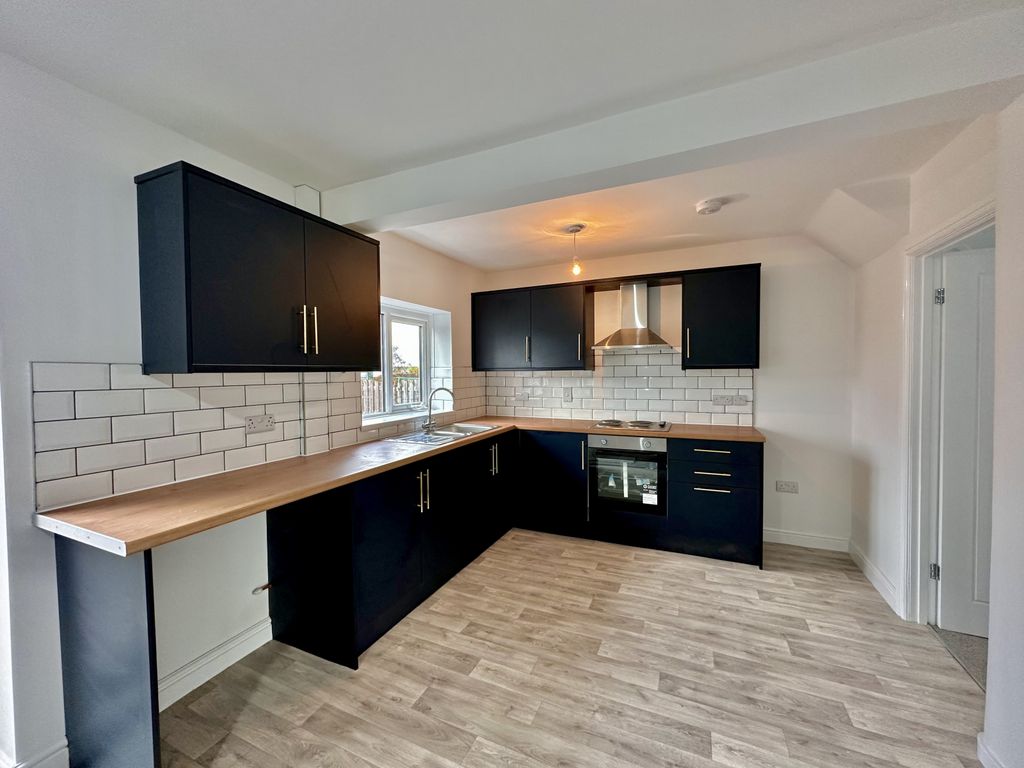 3 bed semidetached house to rent in North Street, Darfield, Barnsley