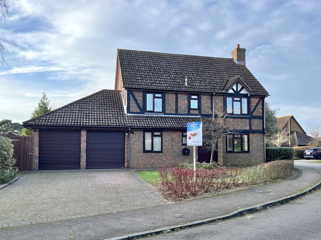 4 bed detached house for sale in Hazel Grove, Locks Heath, Southampton