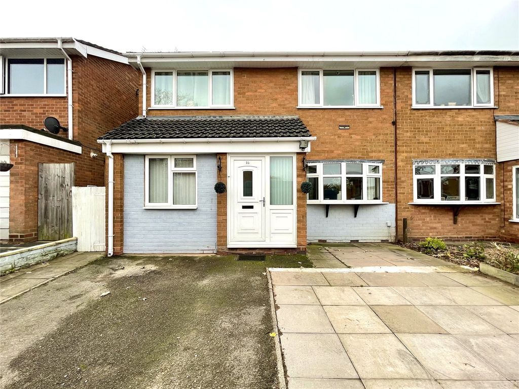 3 bed semidetached house for sale in Sark Drive, Smiths Wood