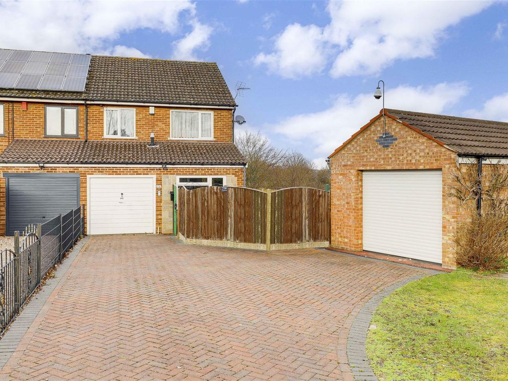 3 bed semidetached house for sale in Hempshill Lane, Hempshill Vale