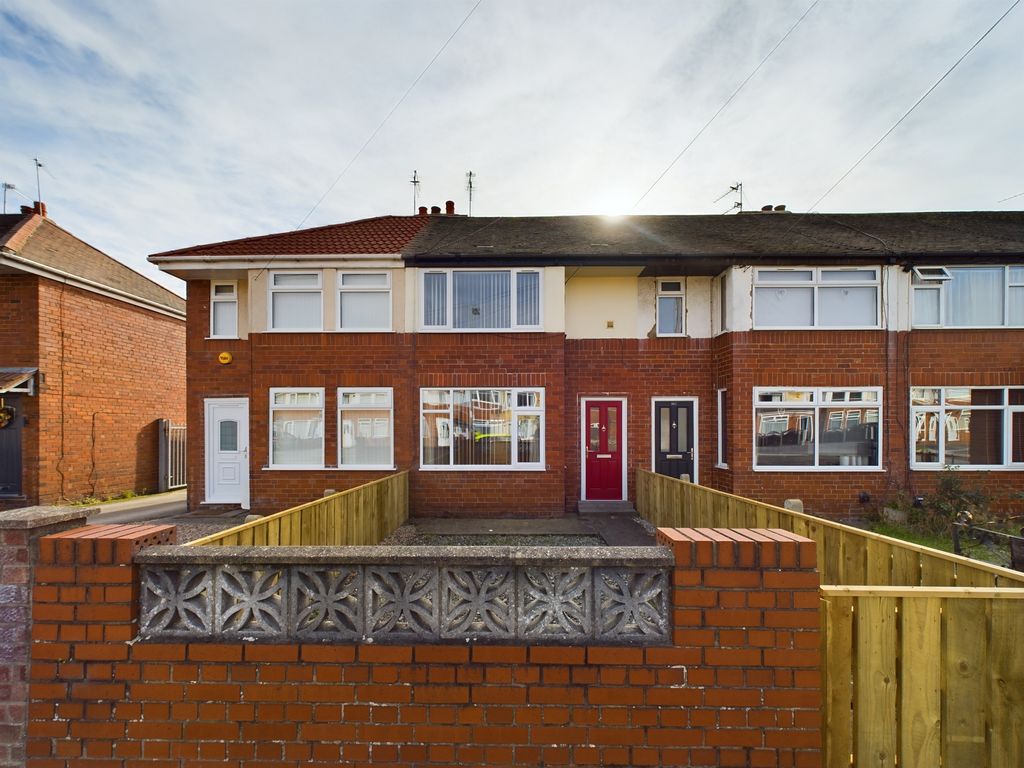 3 bed terraced house to rent in Welwyn Park Avenue, Hull HU6, £775 pcm Zoopla