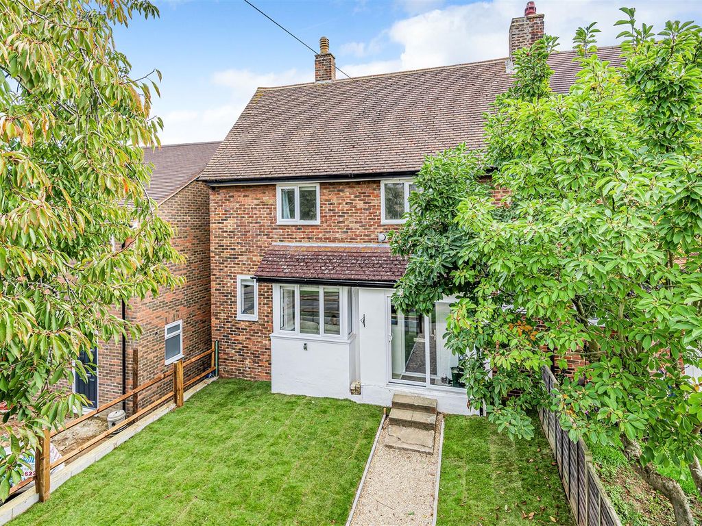 3 bed semidetached house for sale in Brooklands Road, Larkfield