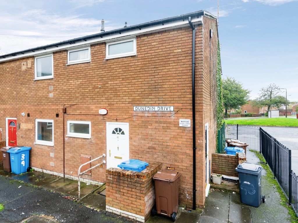 2 bed flat to rent in Dunedin Drive, Salford M6 Zoopla