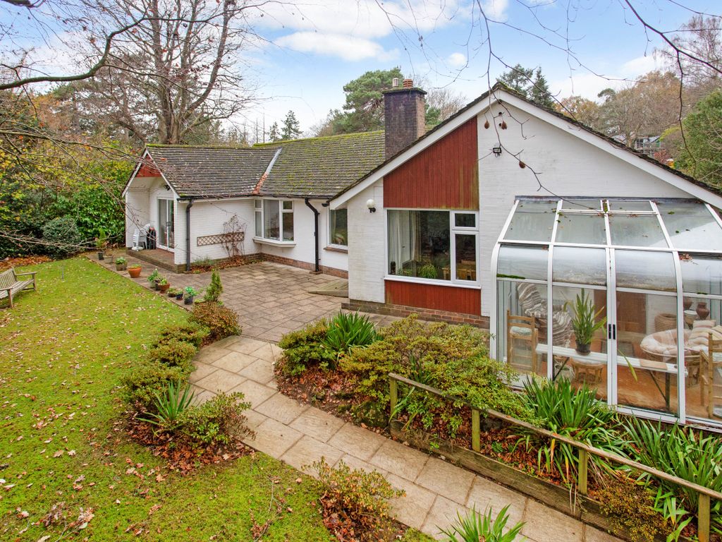 3 bed detached bungalow for sale in Martineau Drive, Dorking RH4, £