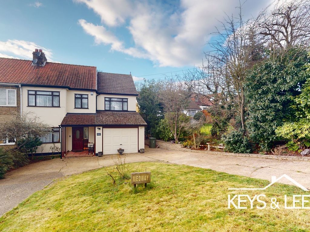 5 bed semidetached house for sale in Orange Tree Hill, HaveringAtte