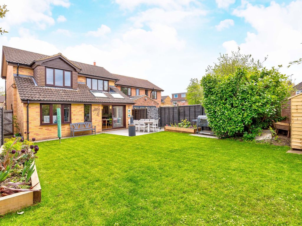 4 bed detached house for sale in Rowan Close, St. Albans, Hertfordshire