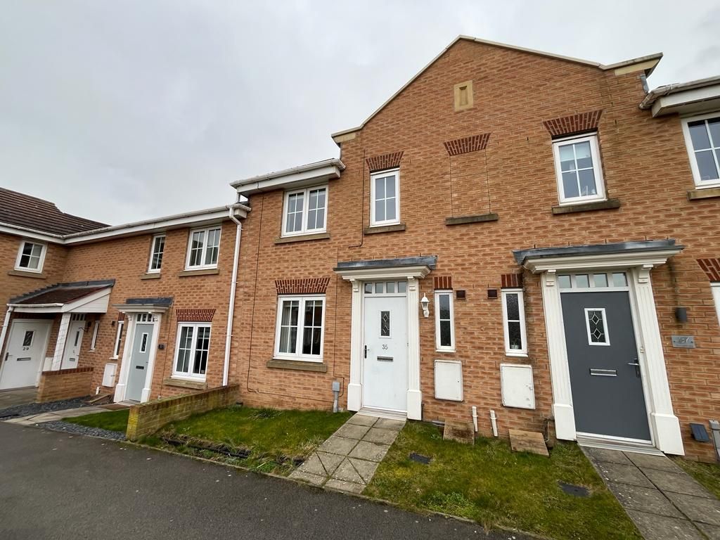 3 bed terraced house for sale in Sunningdale Way, Gainsborough DN21, £