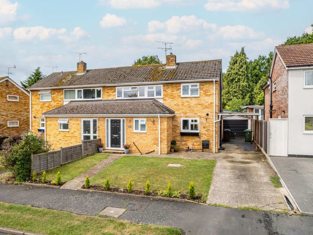3 bed semidetached house for sale in Ardens Way, St. Albans