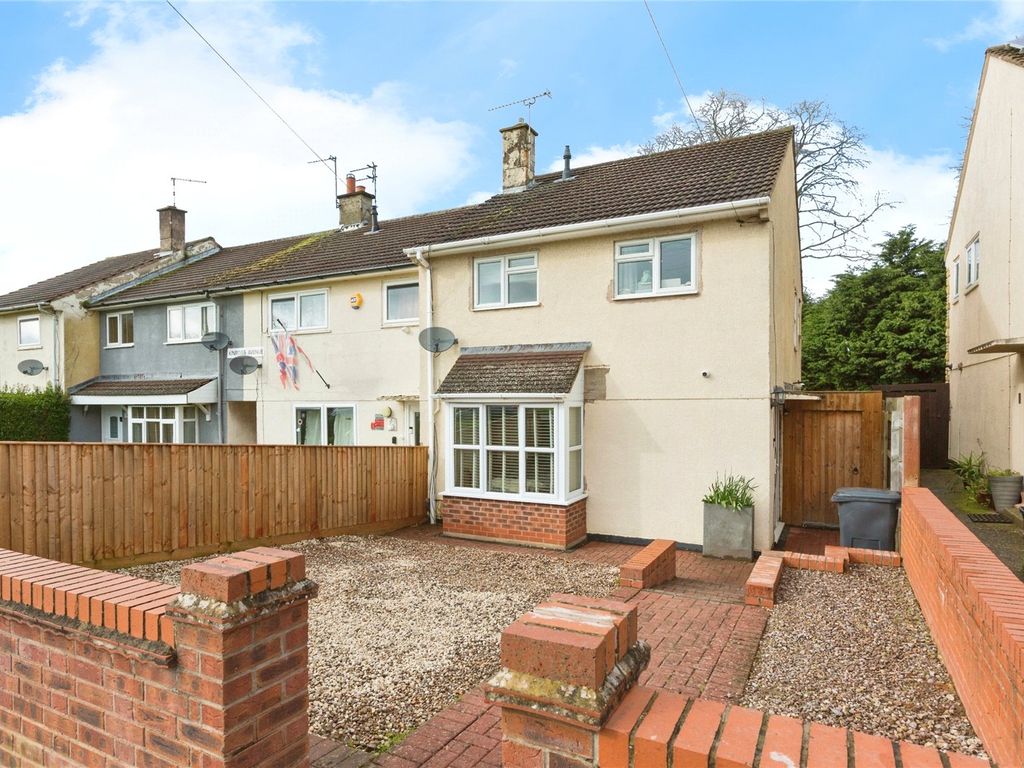 3 bed end terrace house for sale in Kinross Avenue, Leicester
