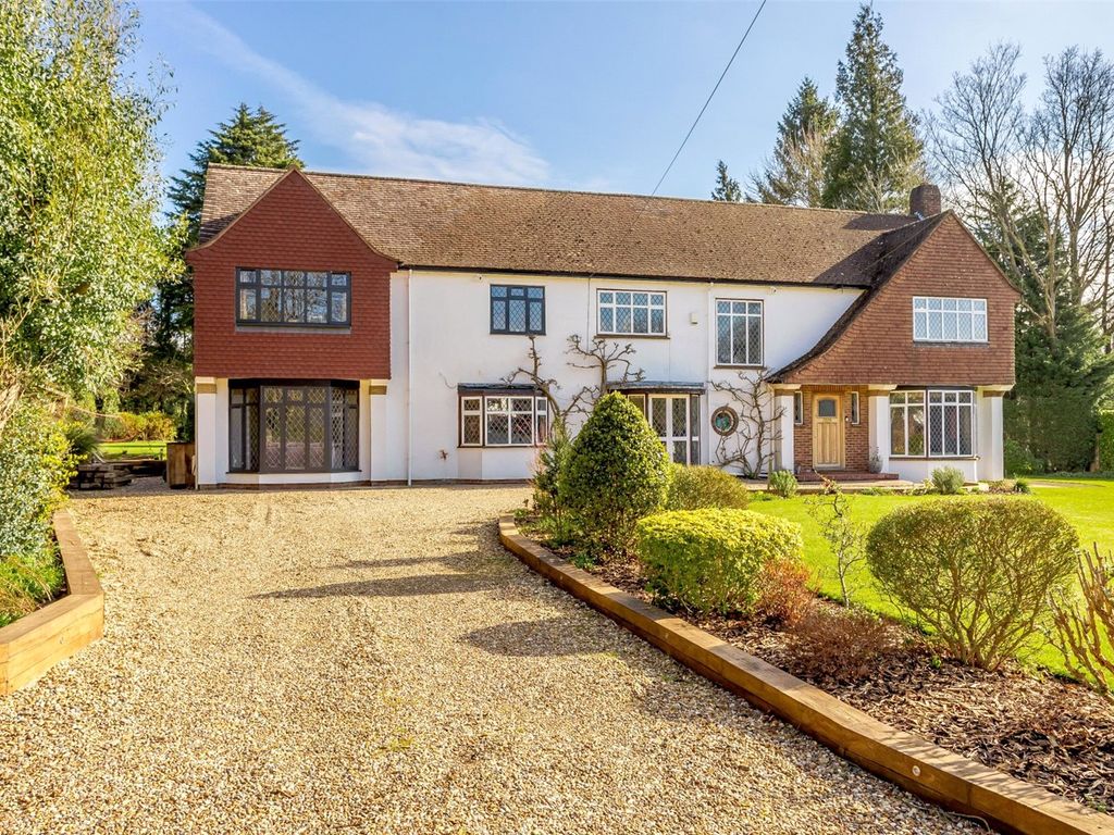 5 bed detached house for sale in Loudwater Heights, Loudwater