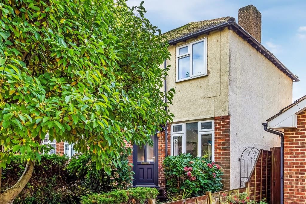 2 bed property for sale in Warenne Road, Fetcham KT22, £450,000 Zoopla