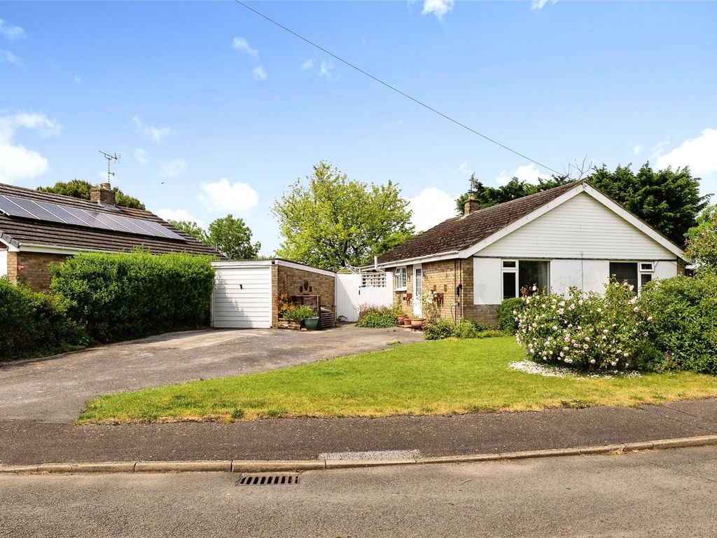 3 bed bungalow for sale in Charlton, Banbury OX17 Zoopla