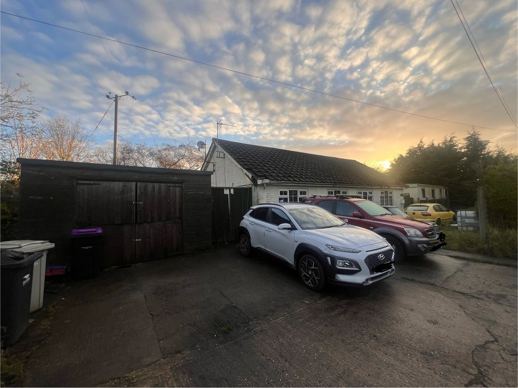 4 bed detached bungalow for sale in Main Street, Gayton Le Marsh