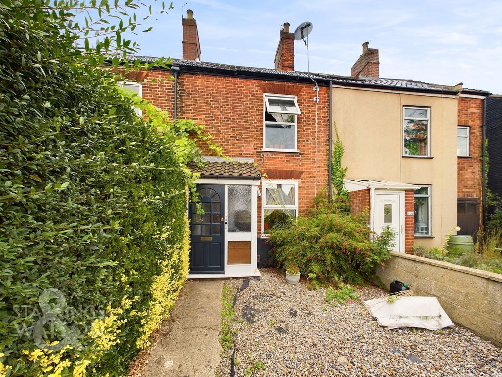 3 bed terraced house for sale in Magdalen Road, Norwich NR3, £260,000
