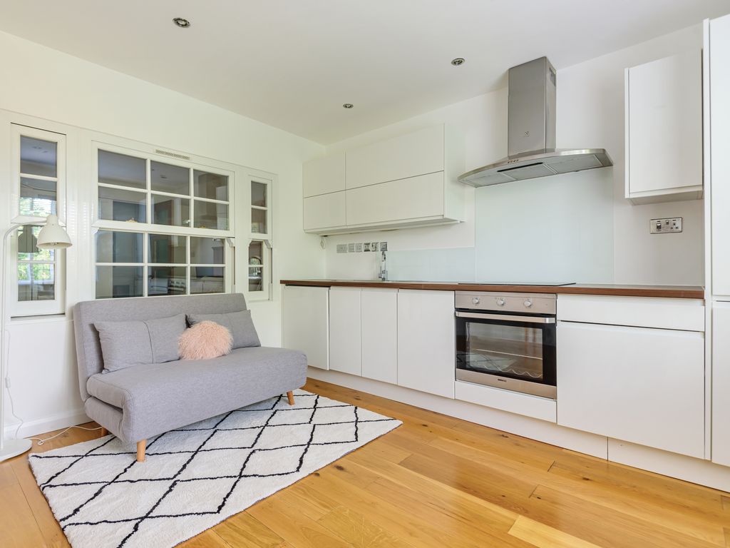 Studio for sale in Park Road, Cockfosters, EN4 Zoopla