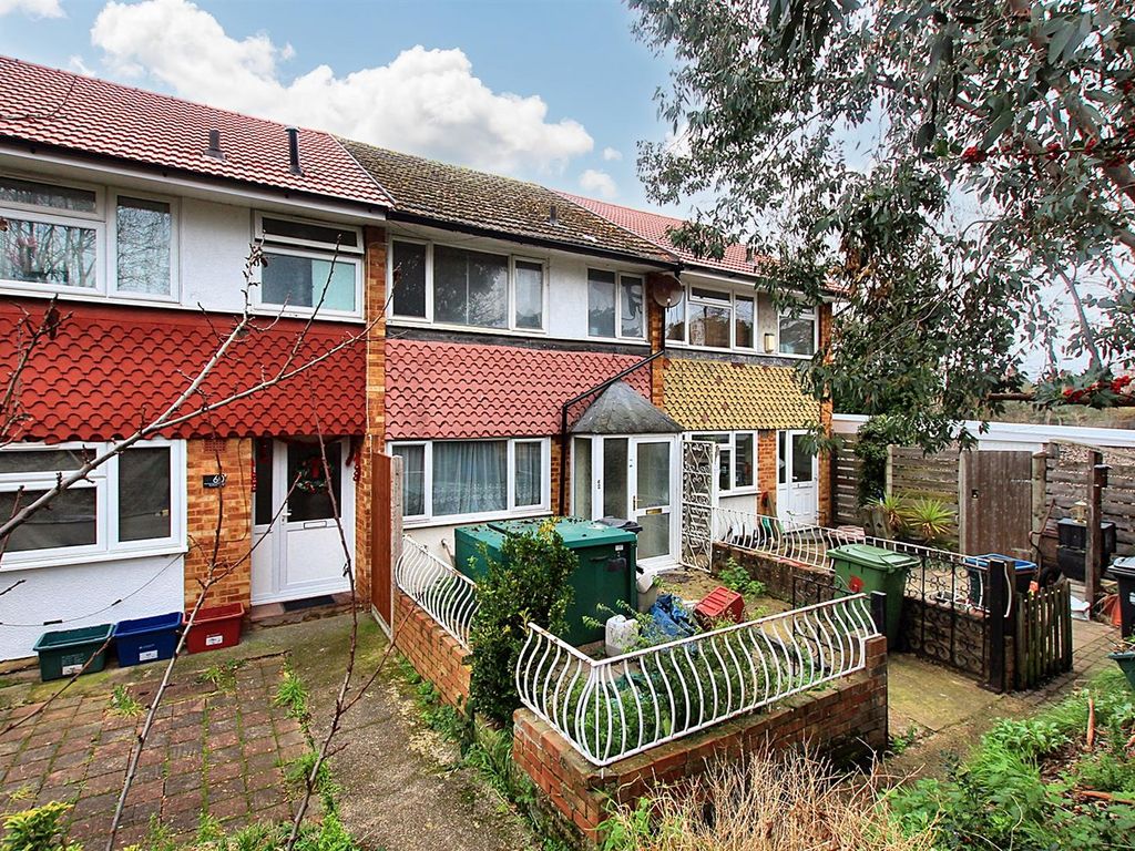 2 Bed Terraced House For Sale In Sutton Lane Hounslow Tw3 £380 000