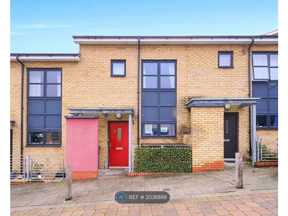 2 bed terraced house to rent in Courtyard Mews, Greenhithe DA9, £1,650 pcm Zoopla