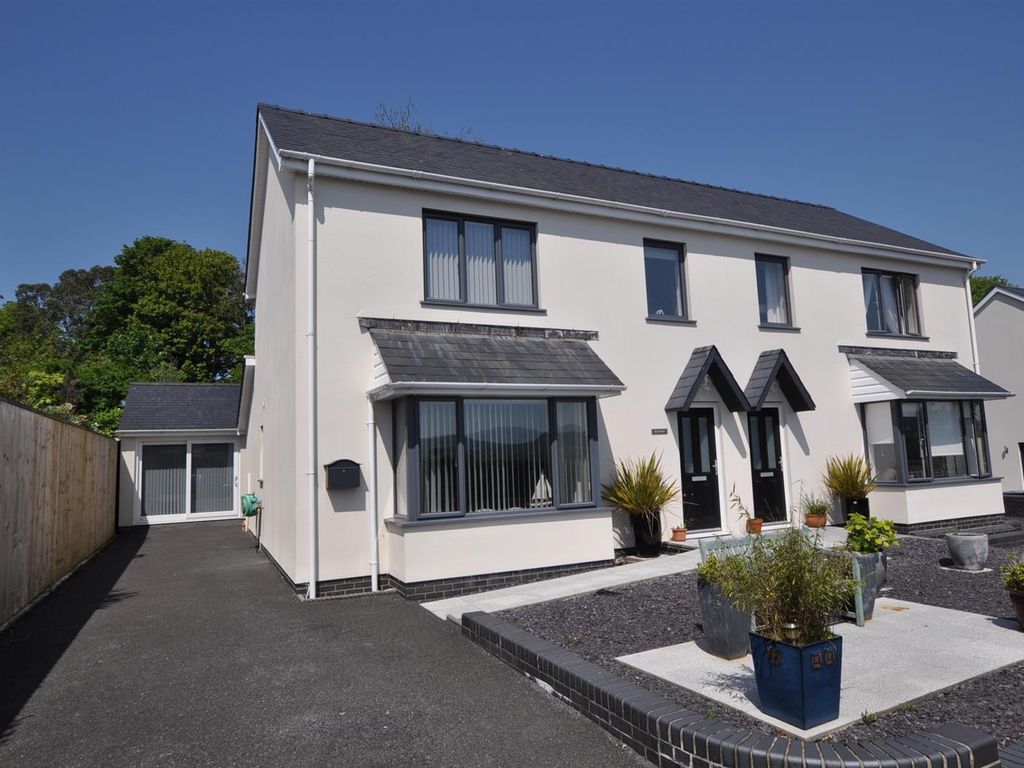 3 bed semidetached house for sale in Parc Clomendy, Llansteffan