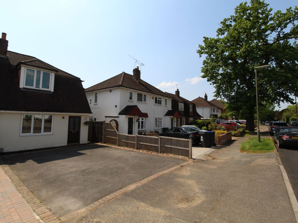 3 bed semidetached house for sale in Church Road, Byfleet, West