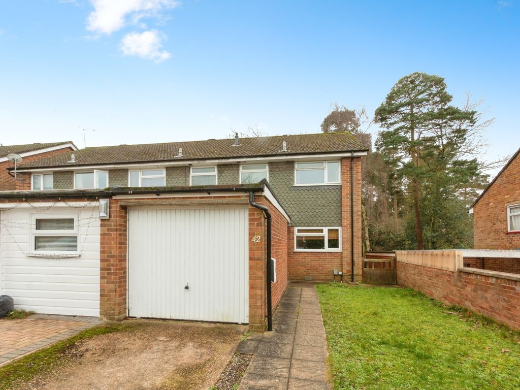 3 bed end terrace house for sale in Cumberland Road, Camberley, Surrey