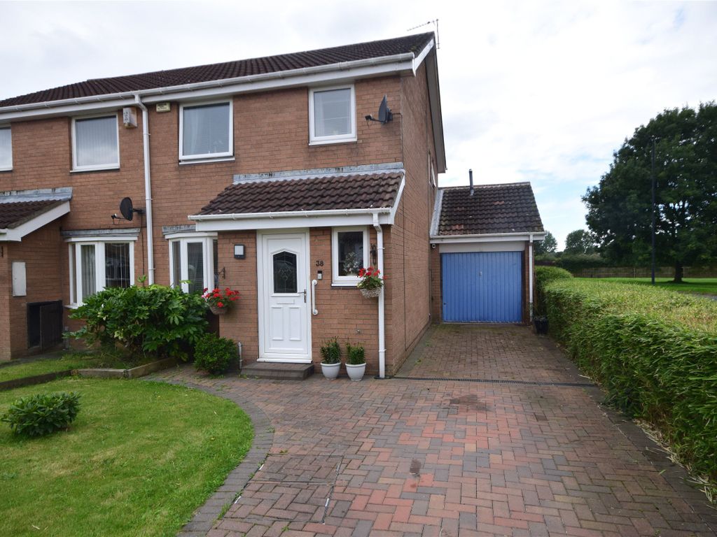 3 bed semidetached house for sale in Reedham Court, Meadow Rise