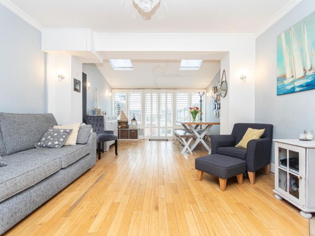 3 bed terraced house to rent in Ferry Road, Bournemouth BH6, £1,300 pcm