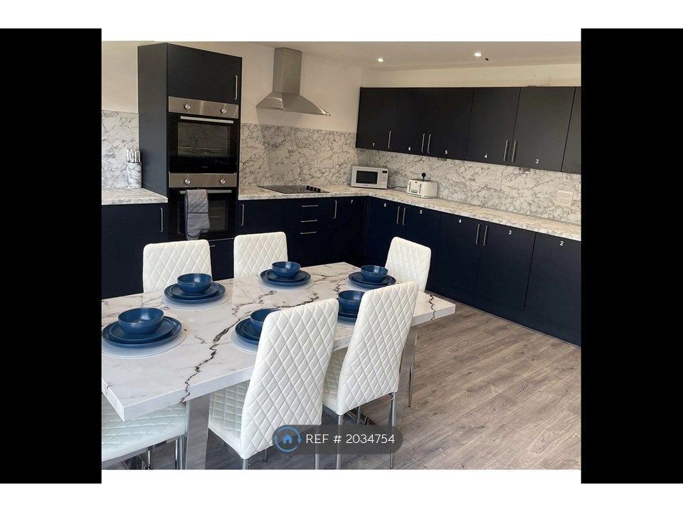 Room to rent in Shakespeare Road, Gillingham ME7, £750 pcm Zoopla