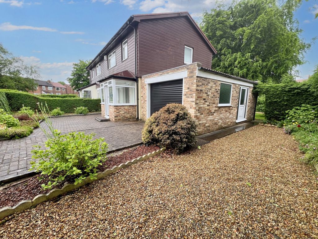 3 bed semidetached house for sale in Sandringham Avenue, Forest Hall