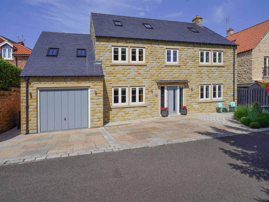 5 bed detached house for sale in New Road, Barlborough, Chesterfield