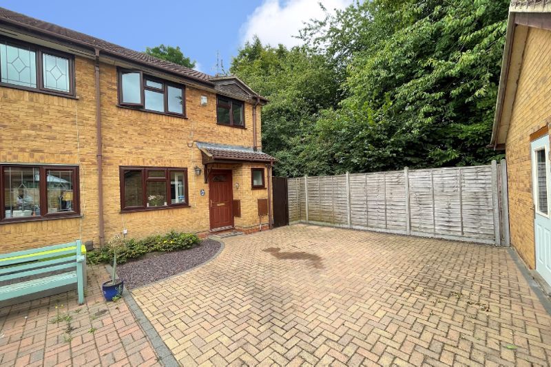 Marsom Grove, Luton LU3  